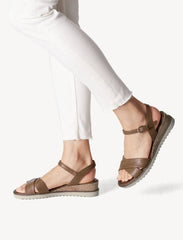 Sandalo basso TAMARIS 28106 - Cognac