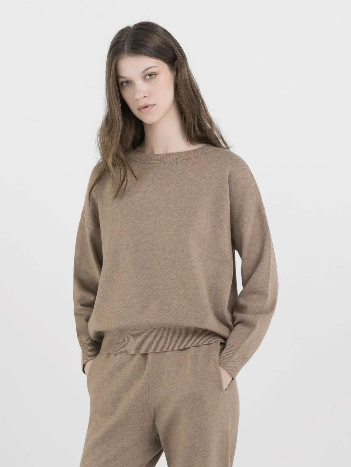 Maglione girocollo REPLAY DK3301.000.G23372. 618 - Marrone