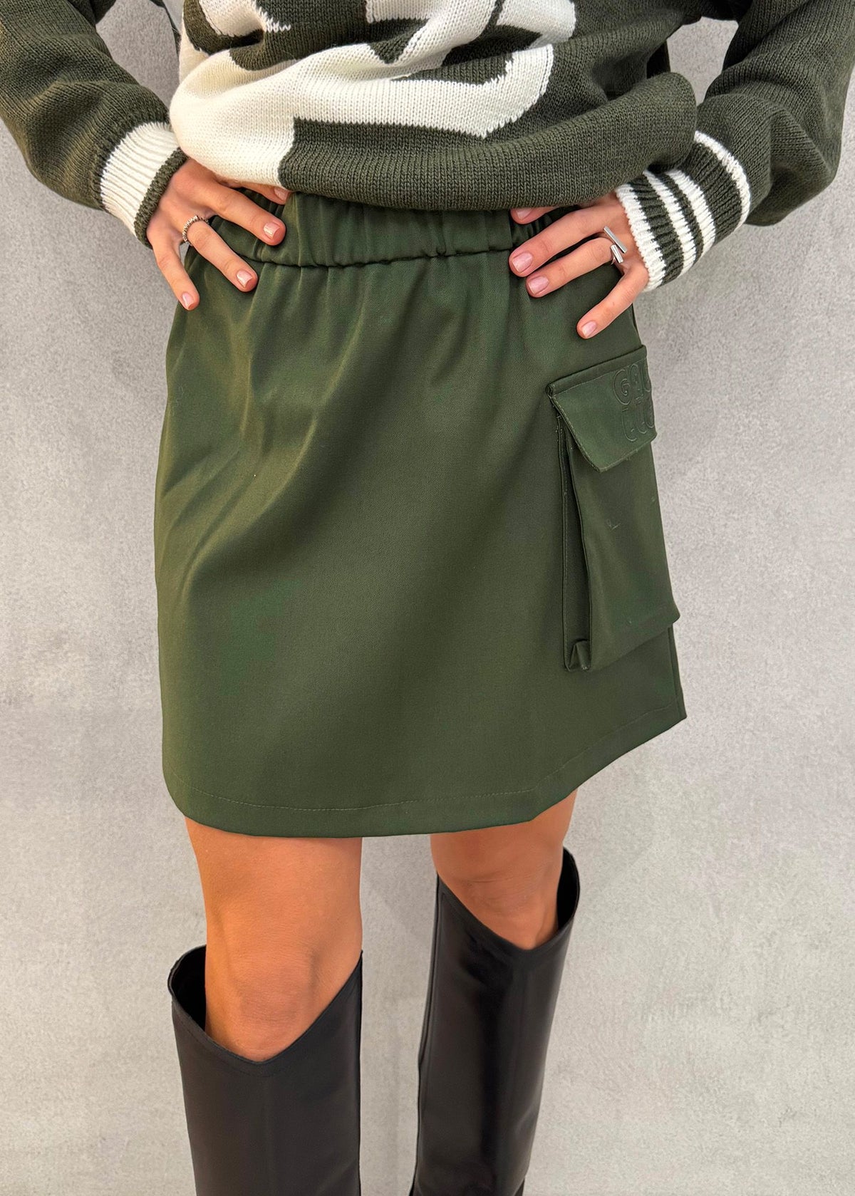 Minigonna flanella maxi tasca GAELLE PARIS GAABW00853 - Verde