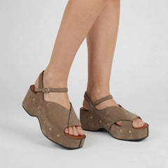 Sandalo con zeppa MISS OLIVIA CAROLA - Suede Taupe